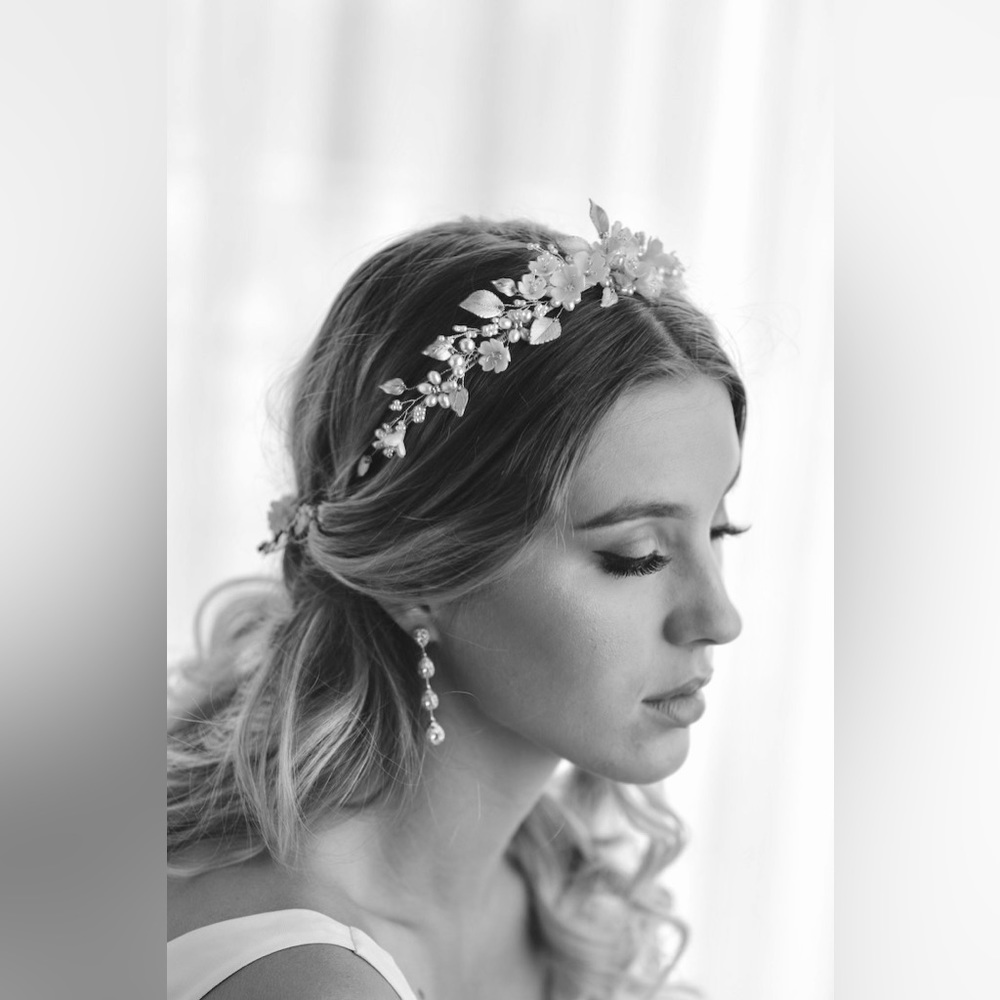 Tania Maras - Flores Wedding Crown / Bridal Tiara Headband - Silver / Ivory